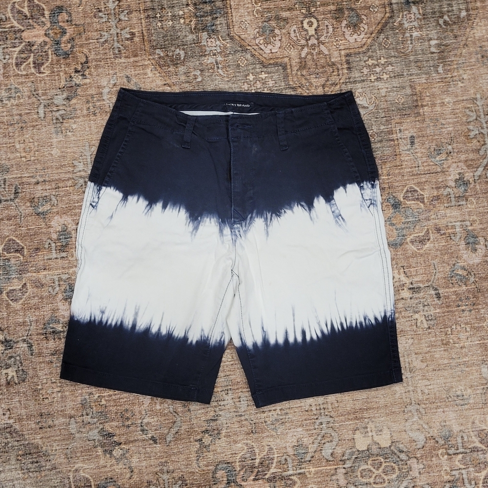 W29 white and black shorts from Lucky Brand